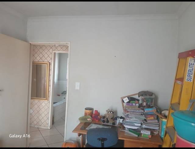 3 BEDROOM HOUSE FOR SALE IN CLAYVILLE